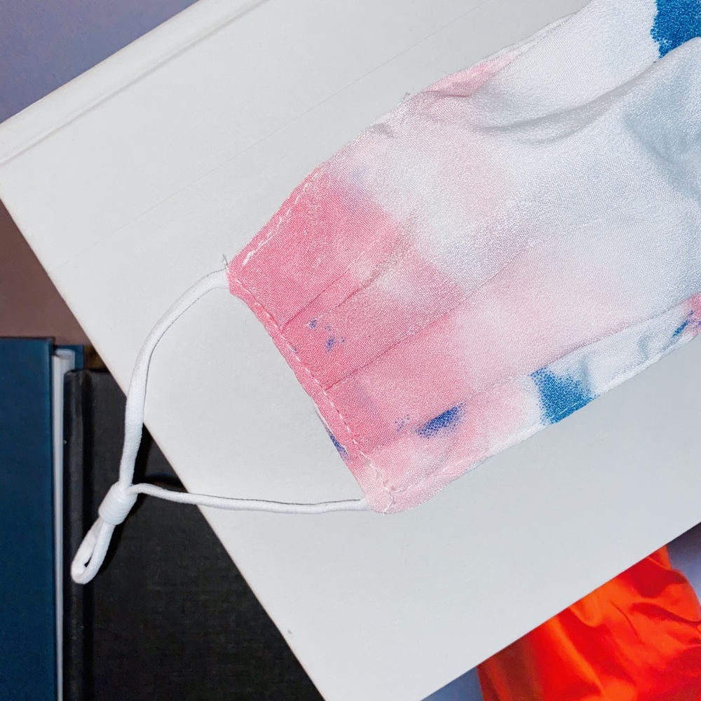 “Pink Venice” face mask || Brand new - Picture 2 of 4